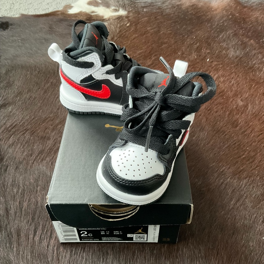 Jordan baby sneaker